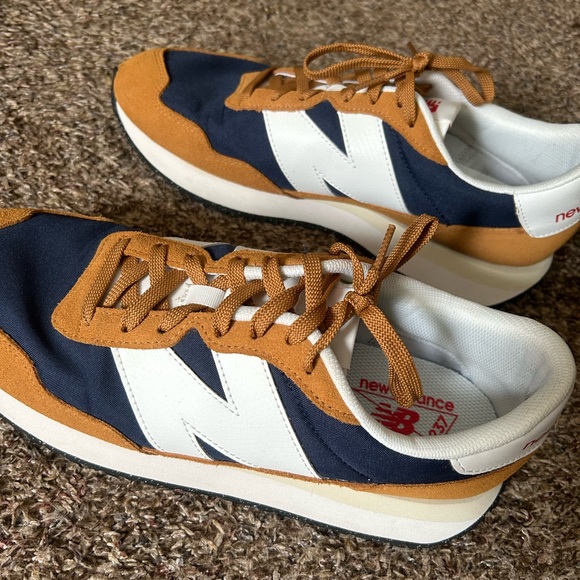 ‼️SOLD‼️New Balance Sneakers Navy/Yellow Men’s Shoe 12 - Picture 4 of 6